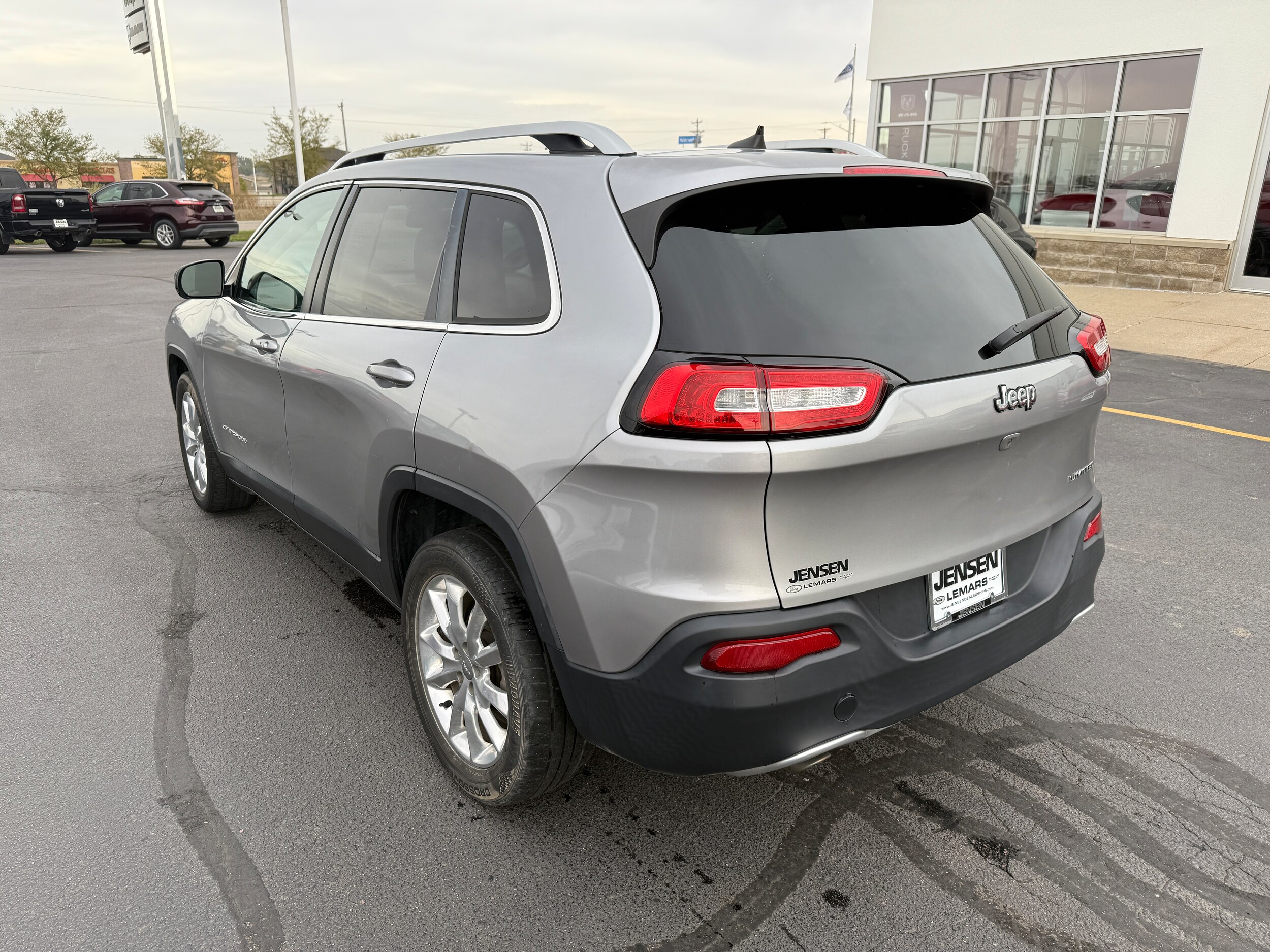 2017 Jeep Cherokee Limited photo 3