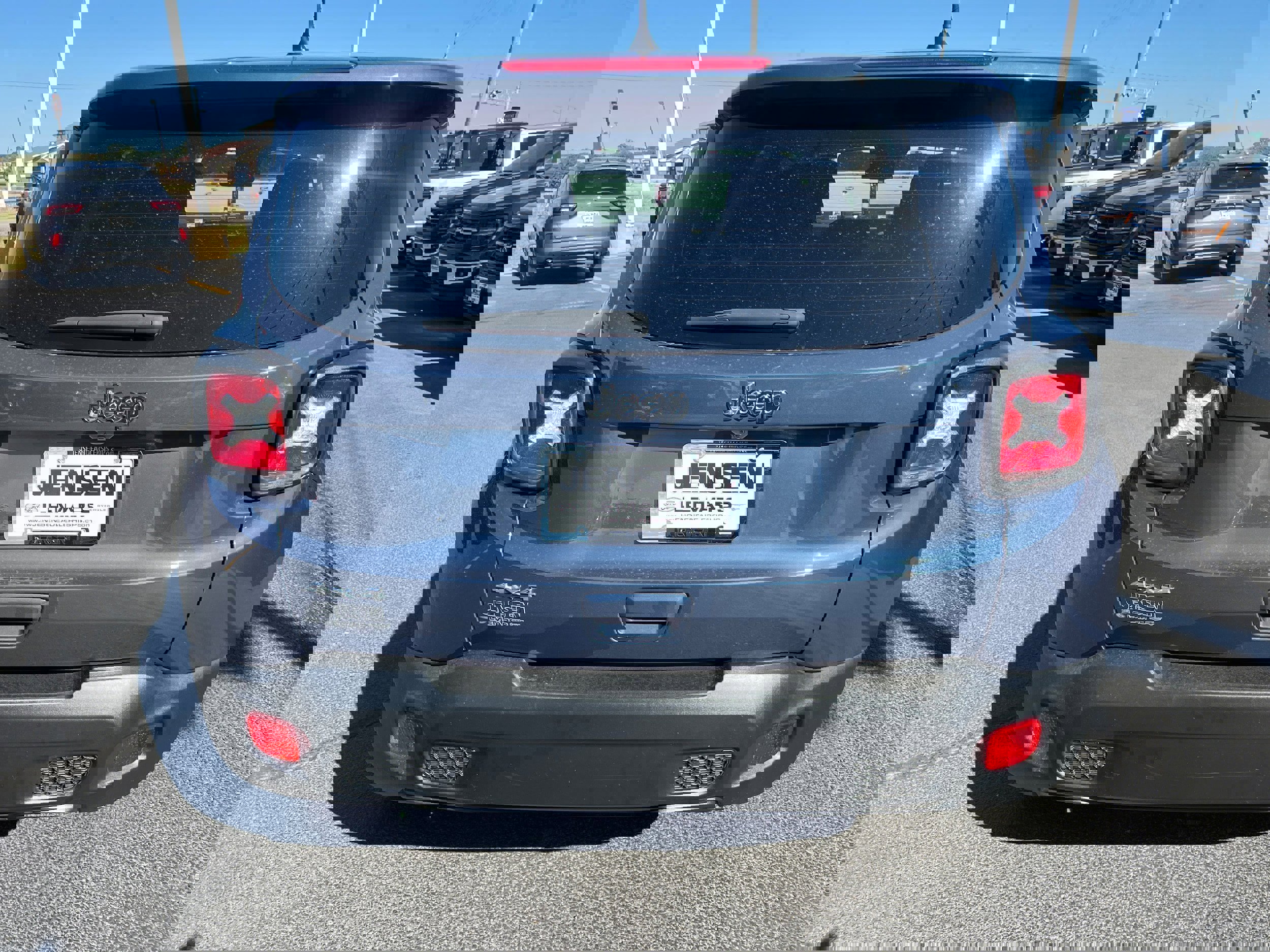 2023 Jeep Renegade Latitude photo 4