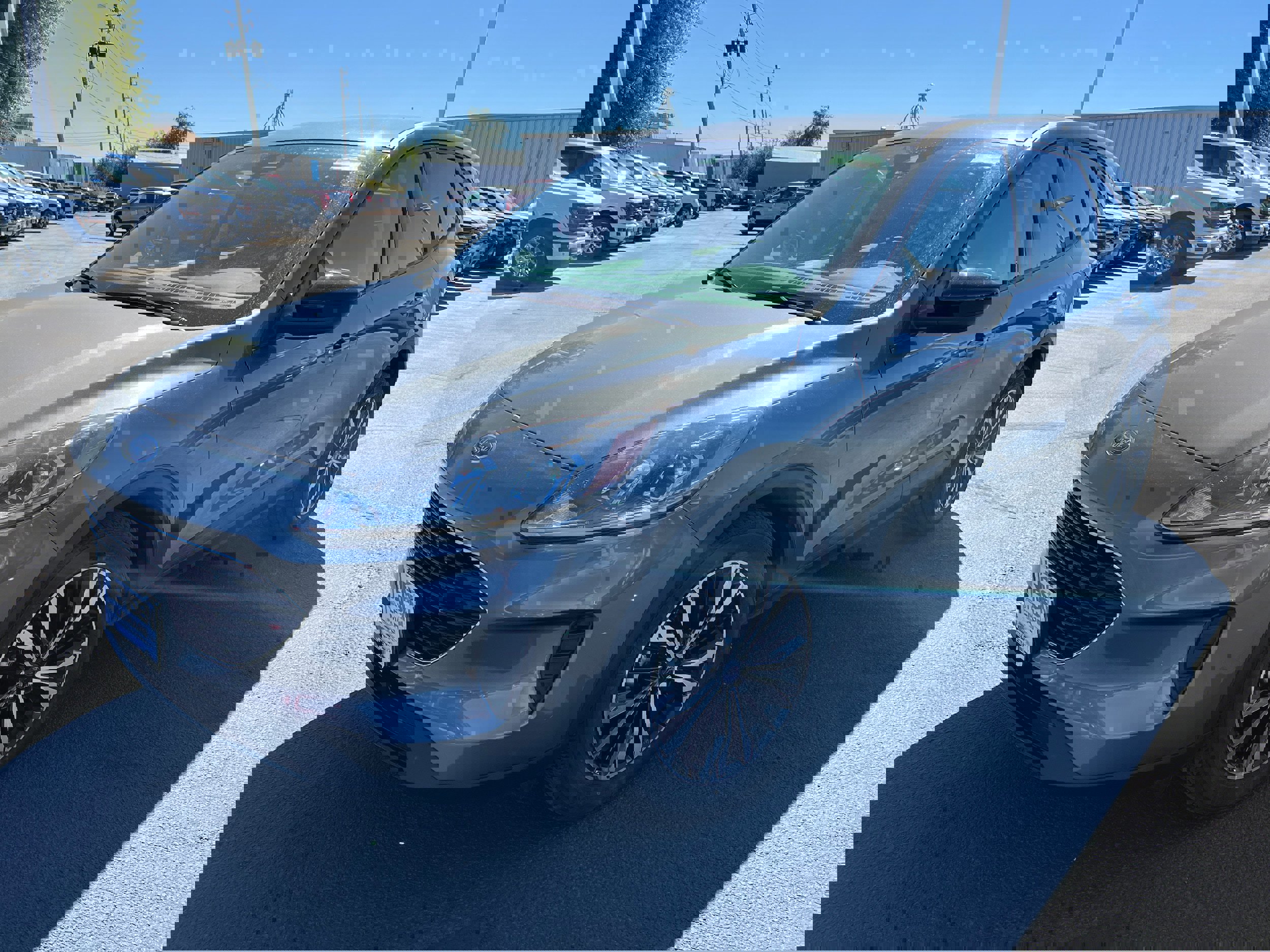 2022 Ford Escape SE photo 2