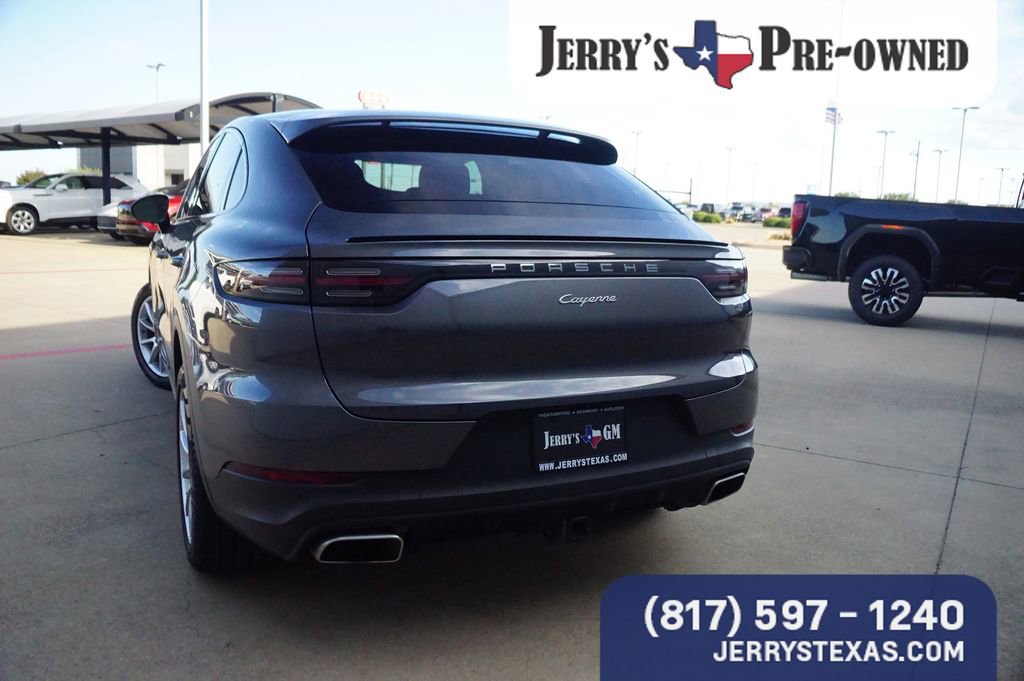 2023 Porsche Cayenne Base photo 2