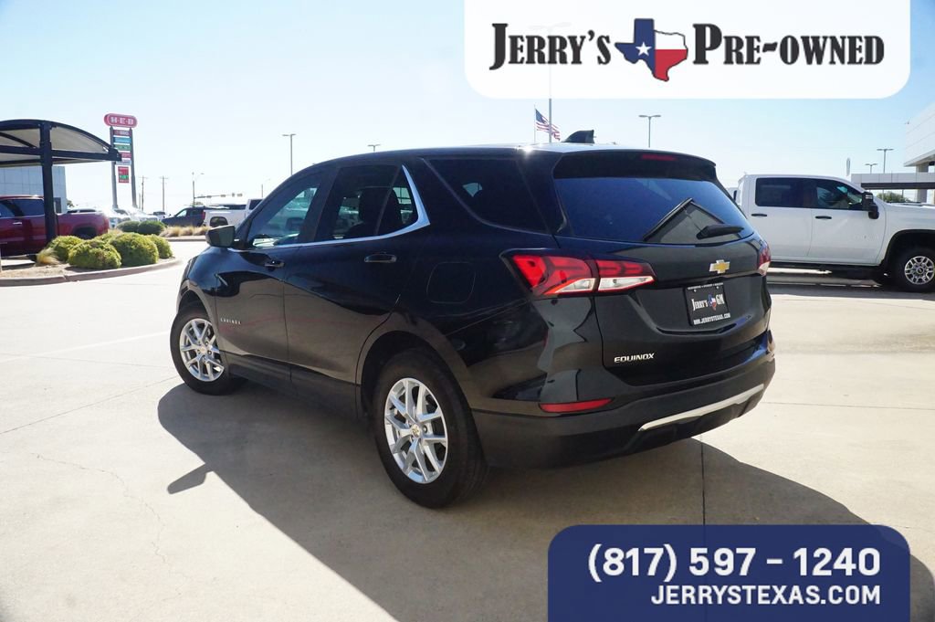 2022 Chevrolet Equinox LT photo 2