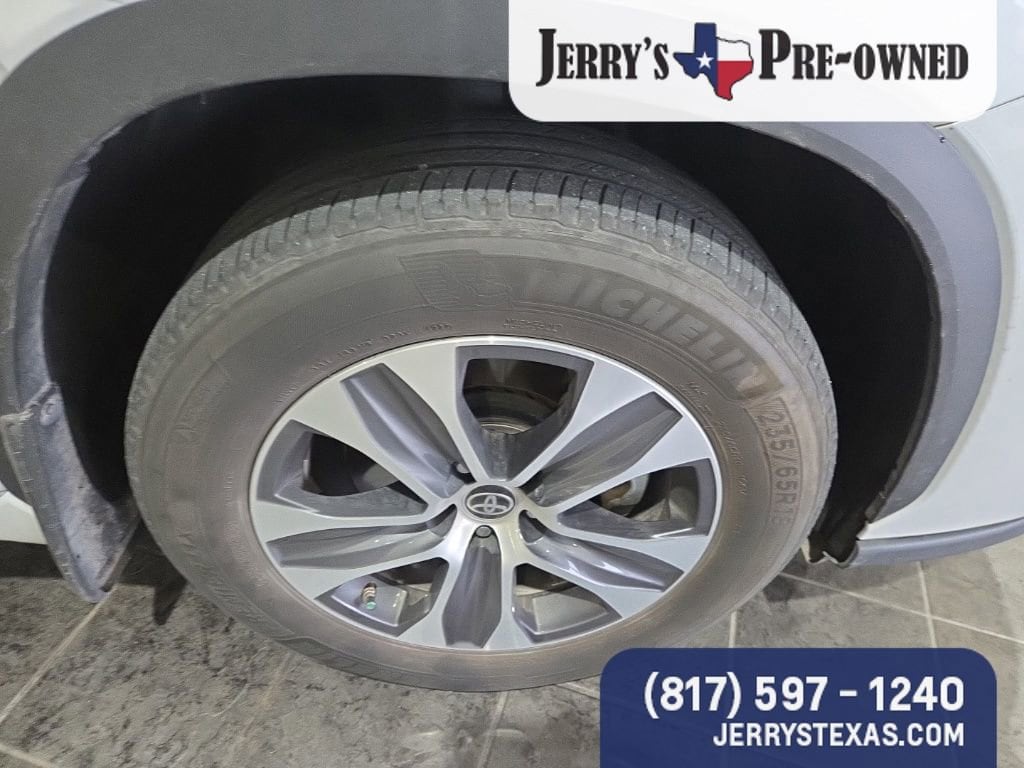 Used 2023 Toyota Highlander XLE SUV