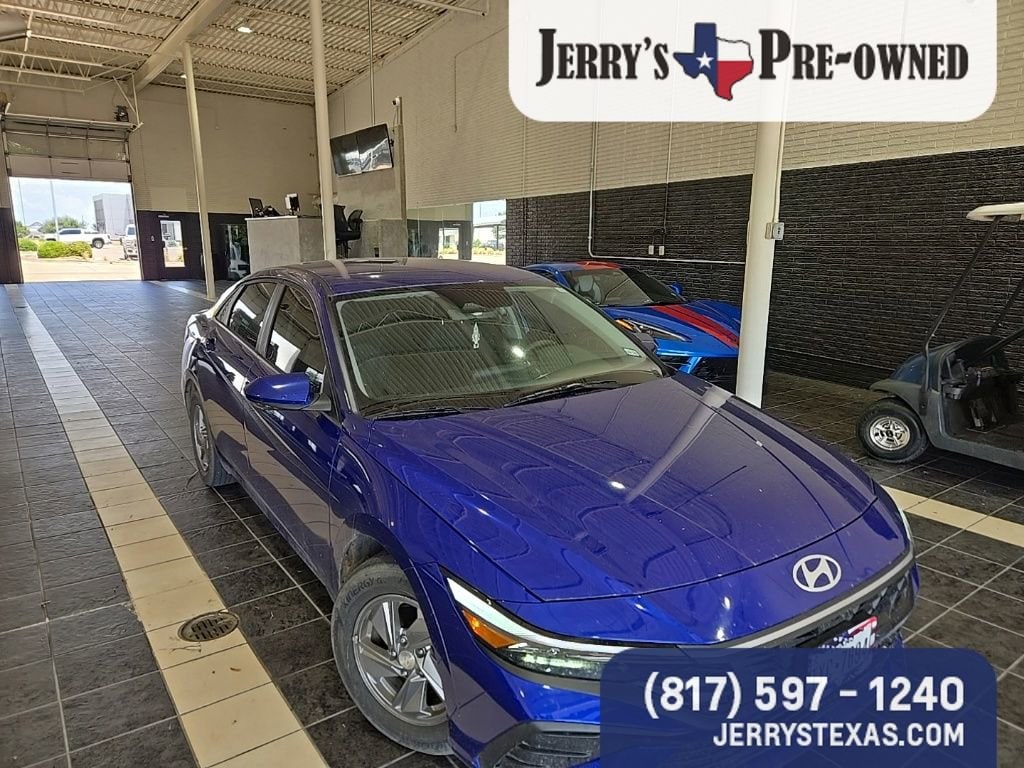 Used 2024 Hyundai Elantra SE Sedan