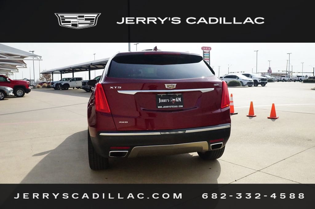 Used 2017 Cadillac XT5 Platinum AWD SUV