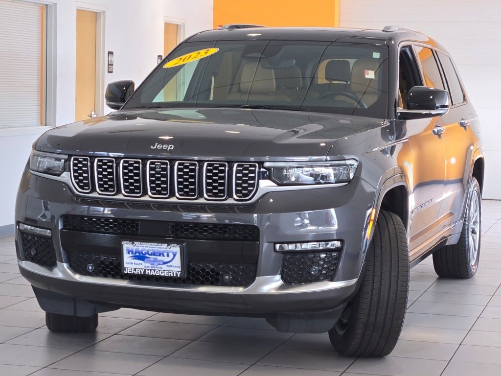 2023 Jeep Grand Cherokee L Summit photo 3