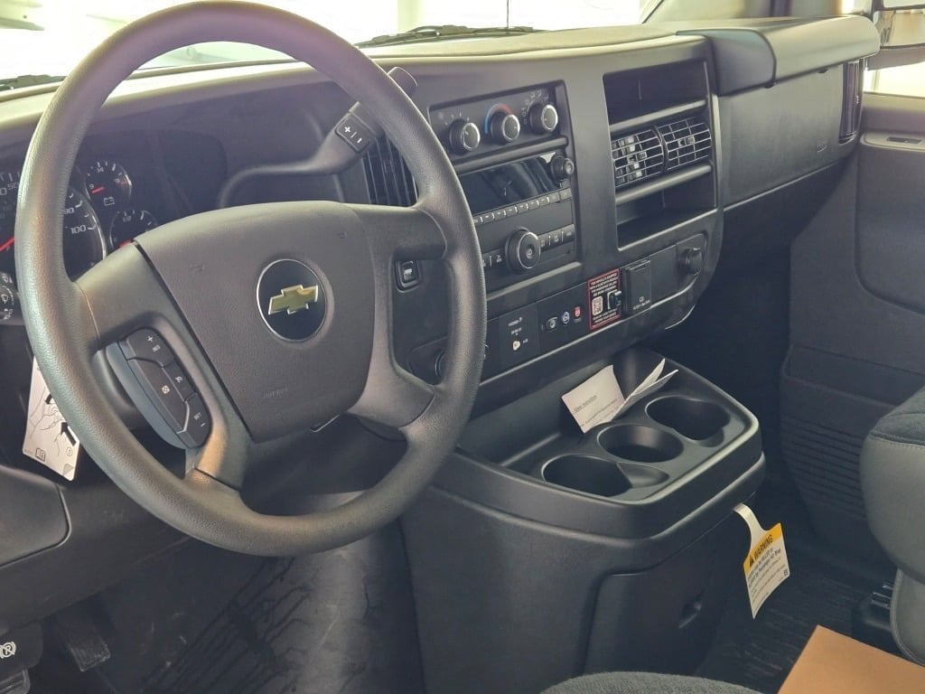 2025 CHEVROLET EXPRESS - Image 15