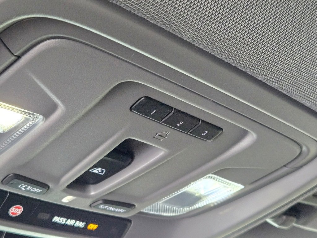 2025 CHEVROLET SILVERADO - Image 28