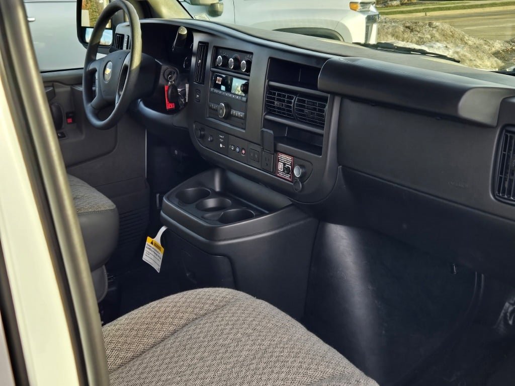 2025 CHEVROLET EXPRESS - Image 6