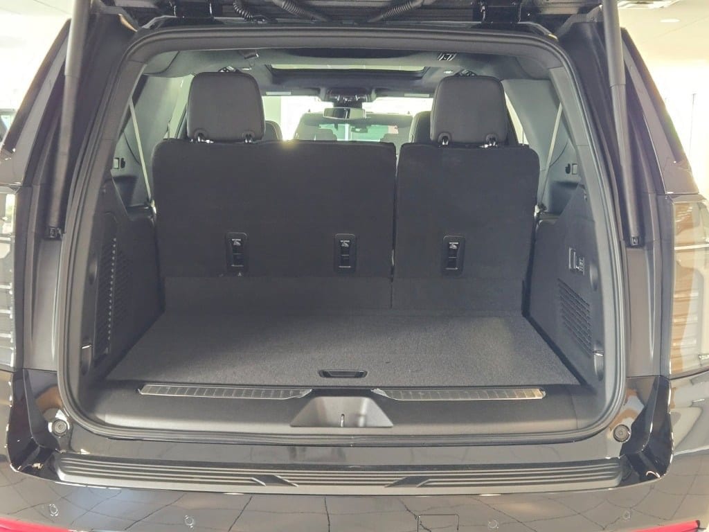 2025 CHEVROLET SUBURBAN - Image 13