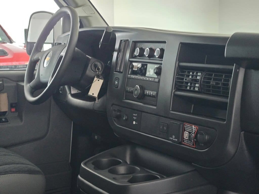 2026 Chevrolet Express Cargo Work Van - Photo 7