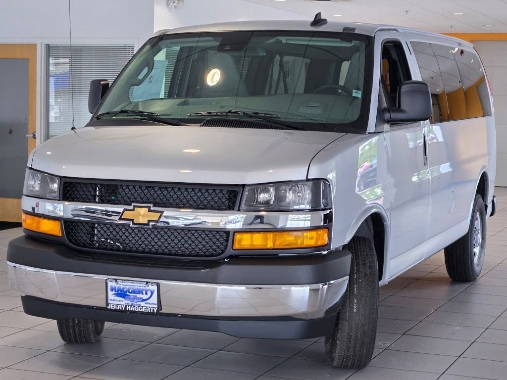New 2026 Chevrolet Express Passenger 1LT Van
