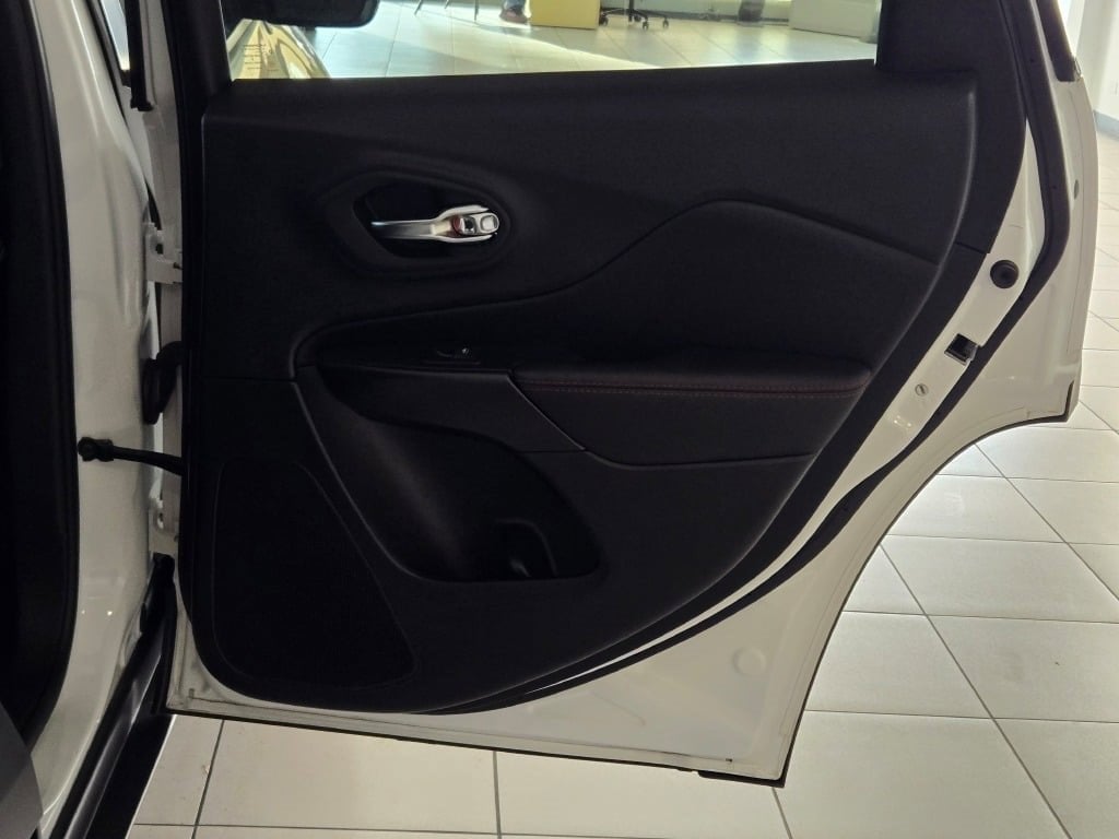 2022 JEEP CHEROKEE - Image 8