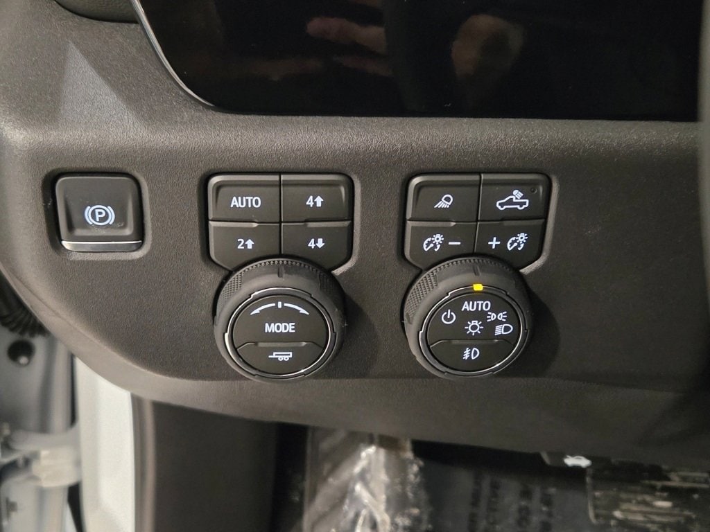 2026 CHEVROLET SILVERADO - Image 31