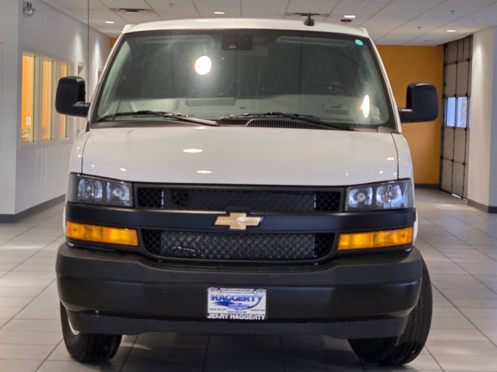 2025 CHEVROLET EXPRESS - Image 2