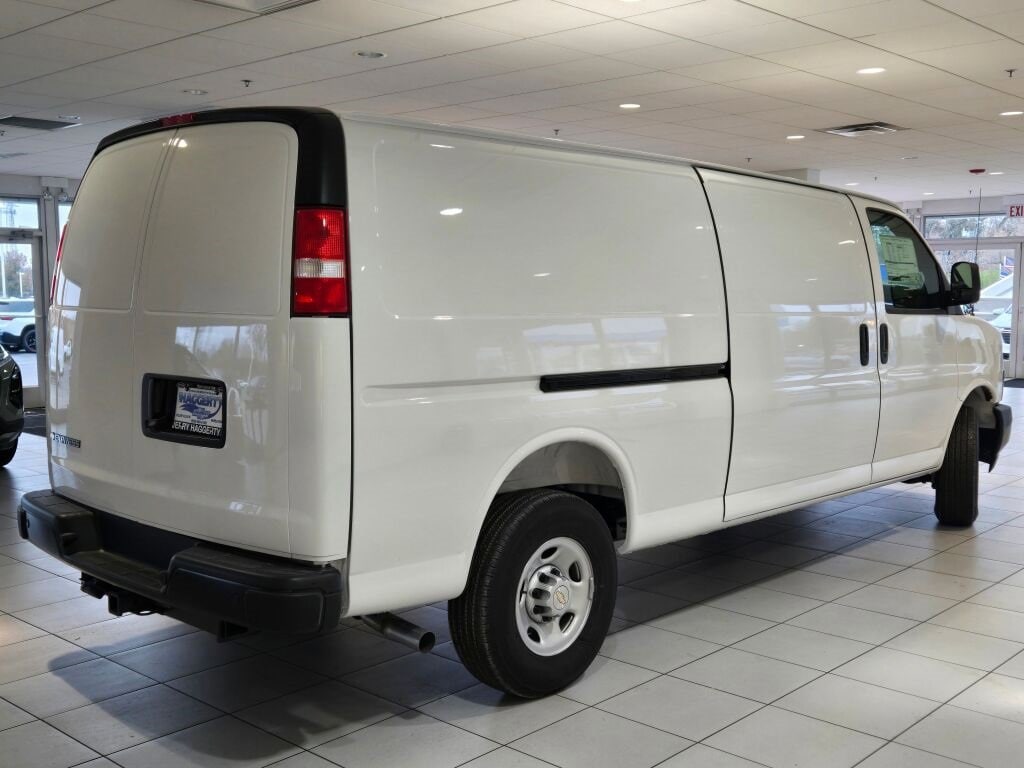 2025 CHEVROLET EXPRESS - Image 8