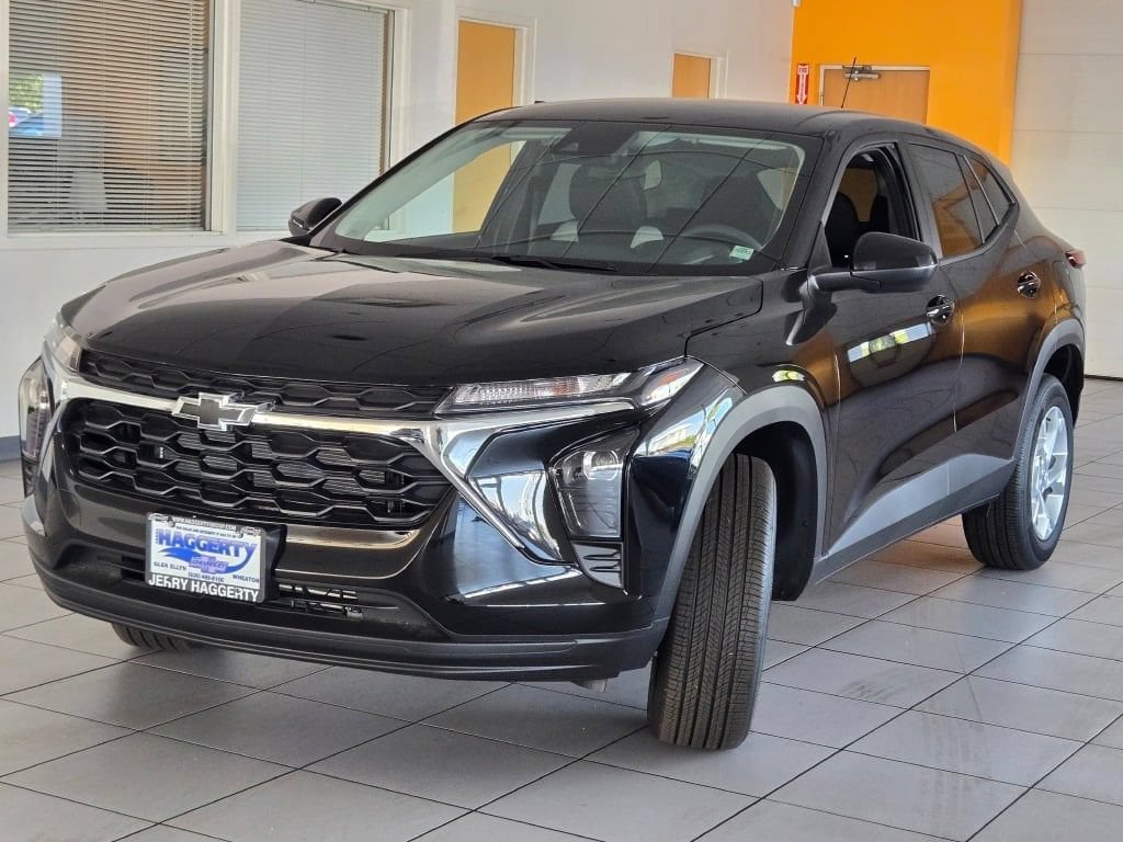 2026 Chevrolet Trax LS - Photo 3