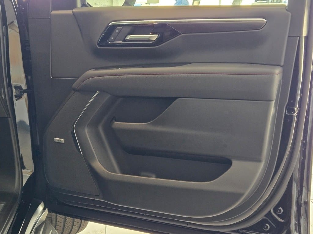 2026 CHEVROLET SUBURBAN - Image 4