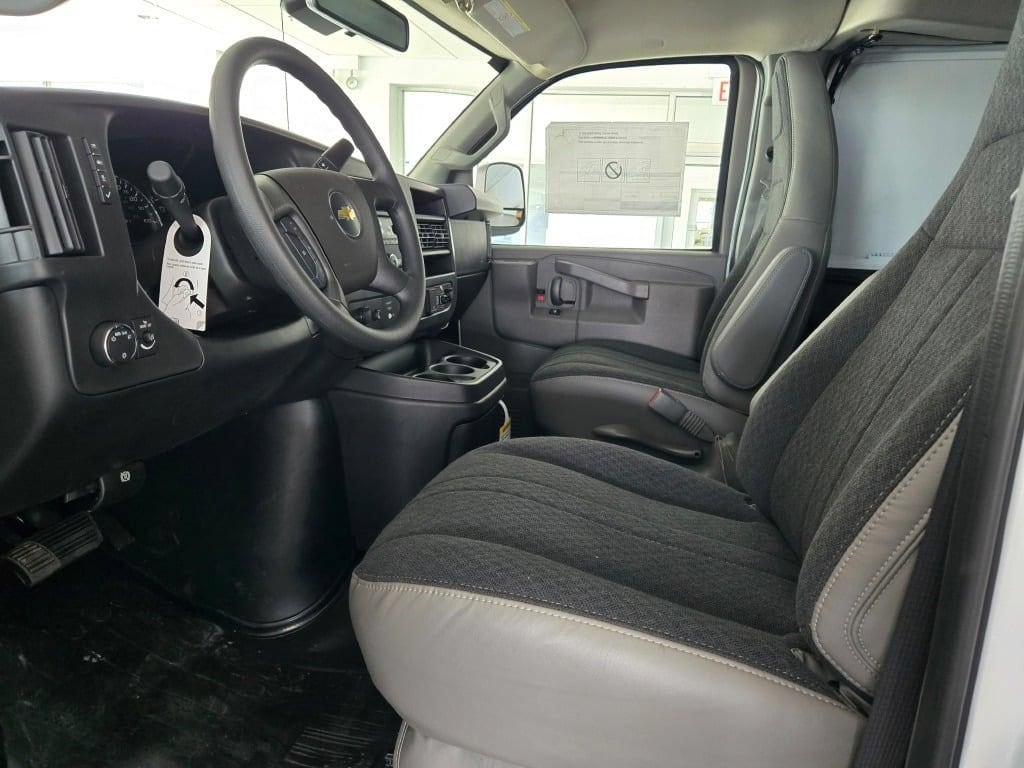 2026 Chevrolet Express Cargo Work Van - Photo 14