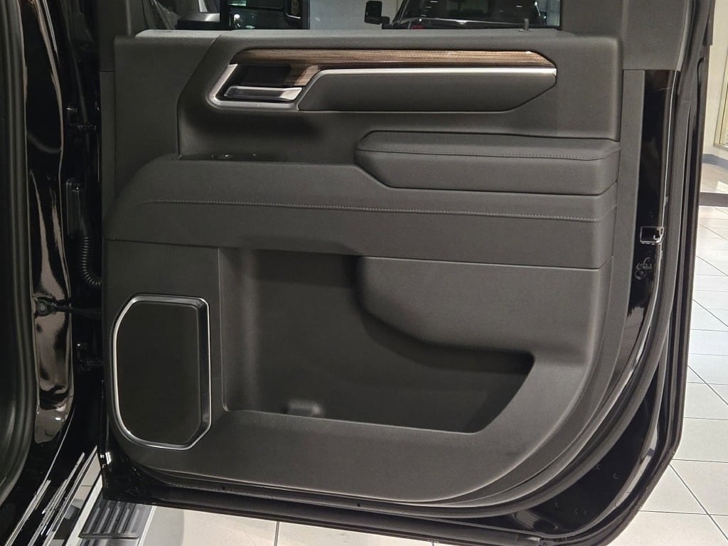 2026 CHEVROLET SILVERADO HD - Image 9