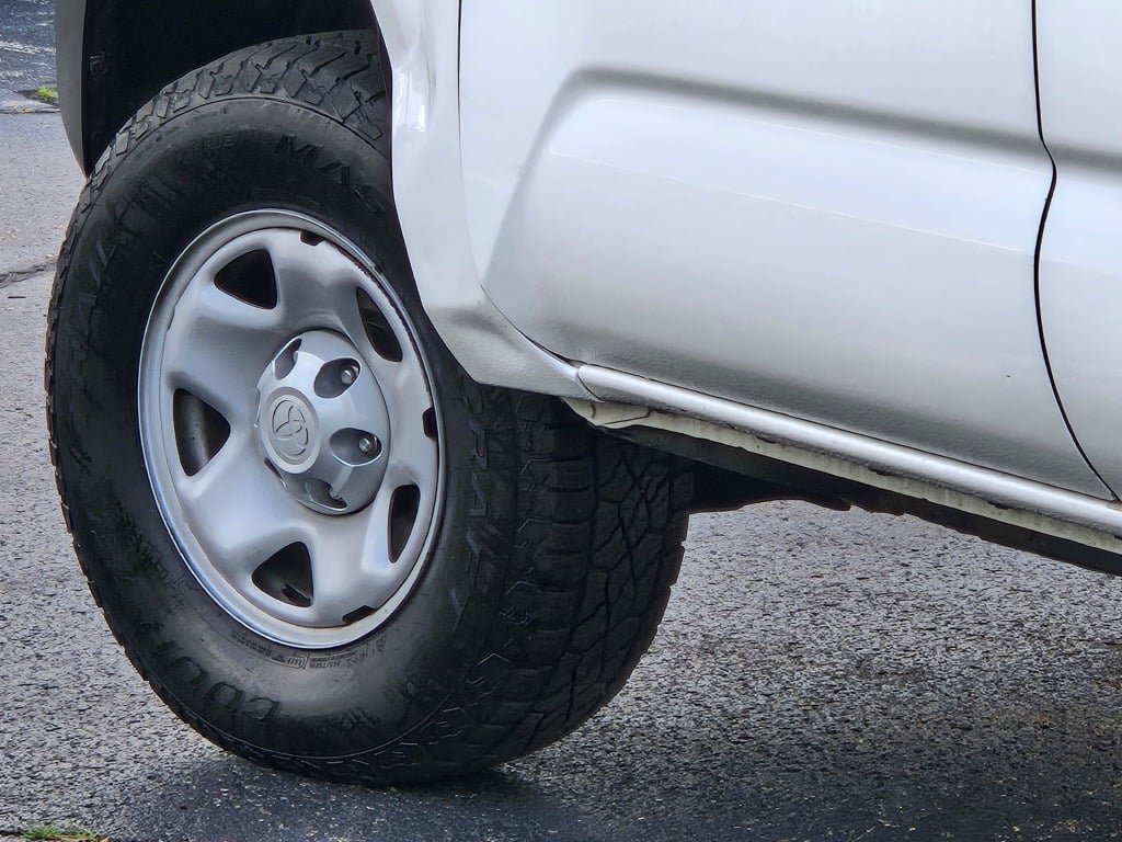 2022 Toyota Tacoma SR - Photo 18