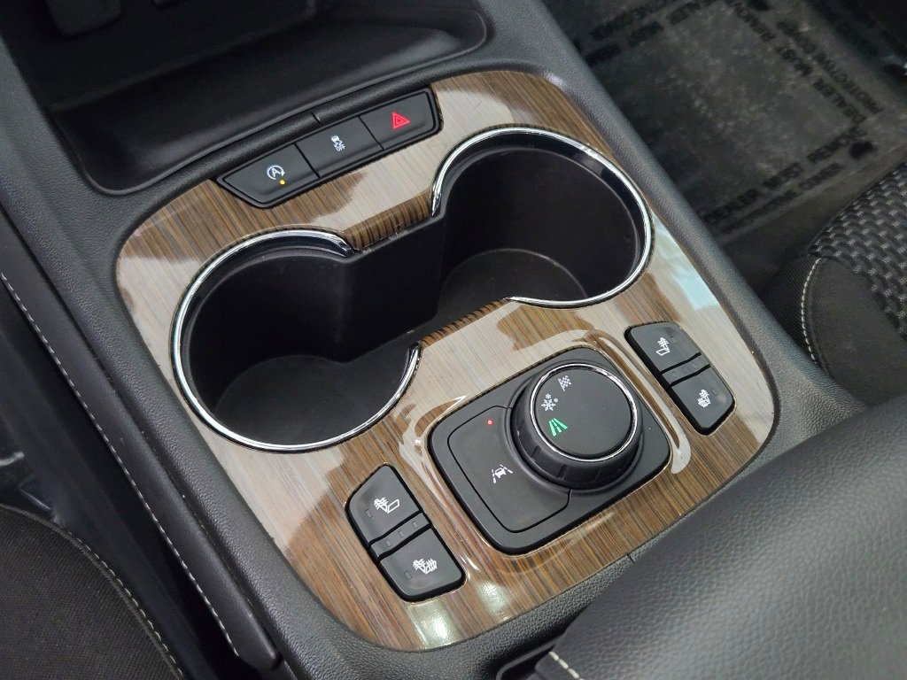 2023 GMC ACADIA - Image 30