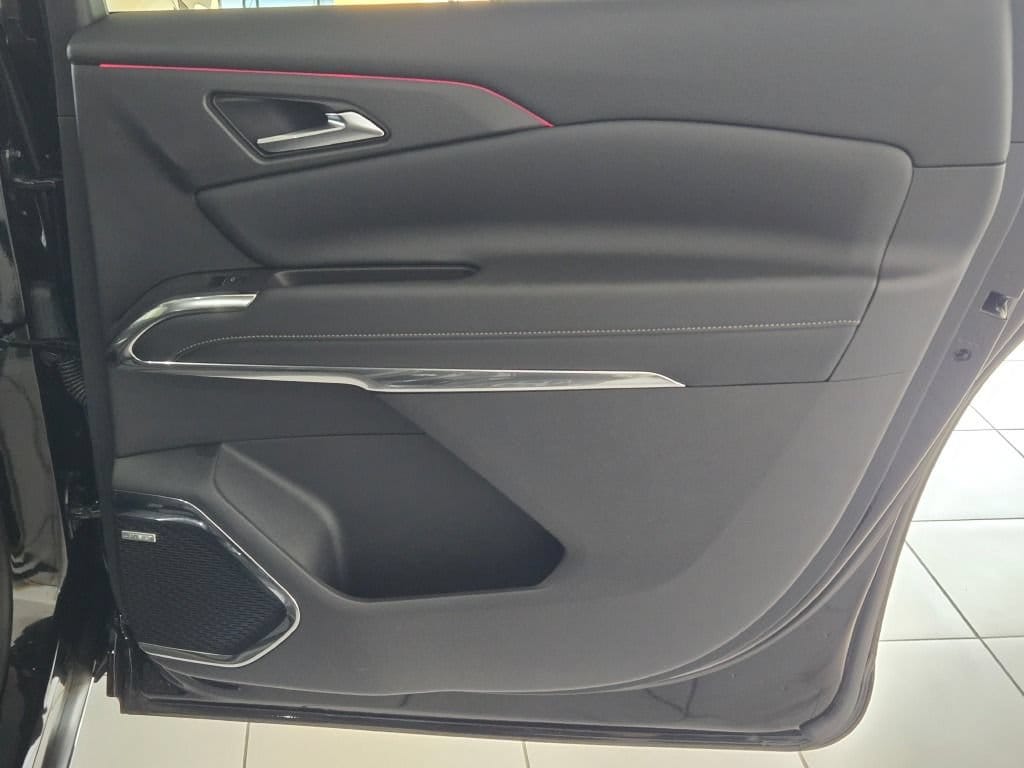 2025 Chevrolet Traverse High Country - Photo 9