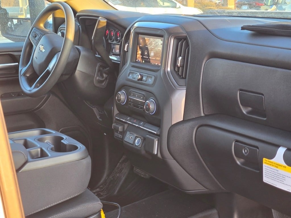 2025 CHEVROLET SILVERADO HD - Image 7