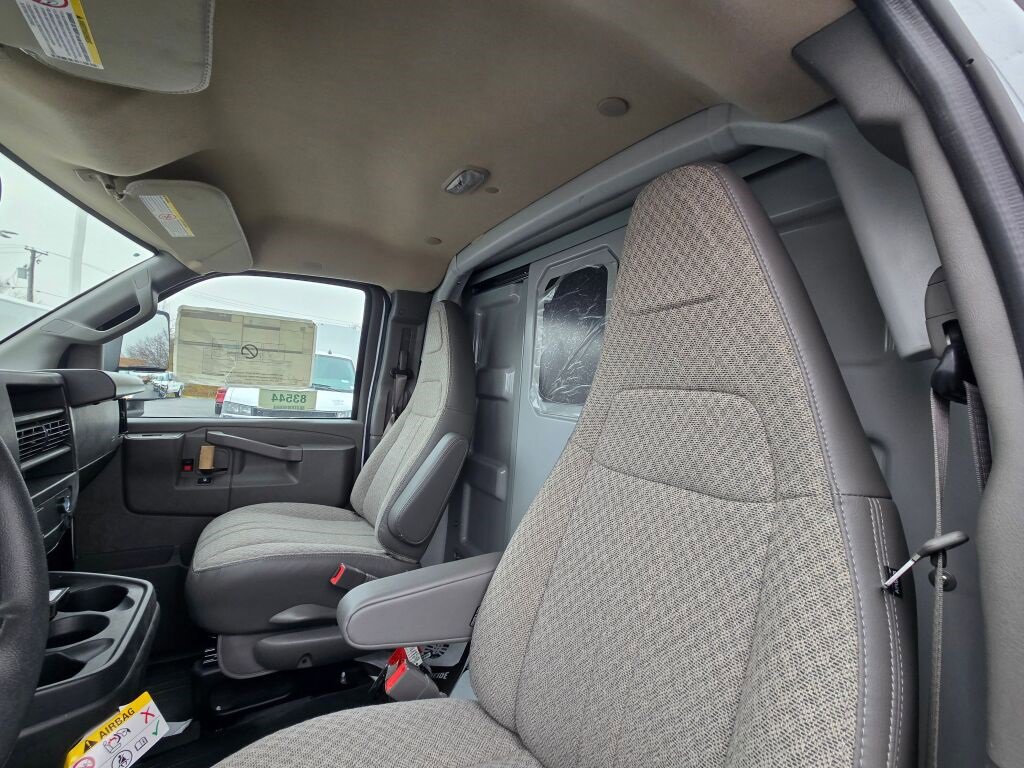 2025 CHEVROLET EXPRESS - Image 17