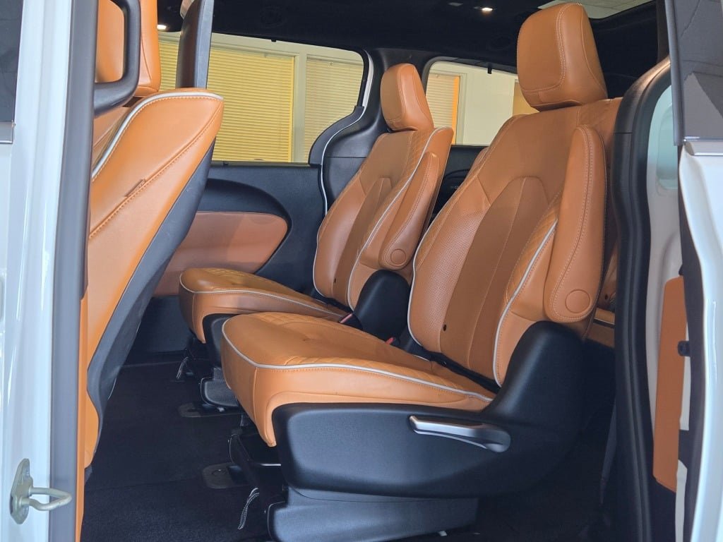 2021 CHRYSLER PACIFICA - Image 18