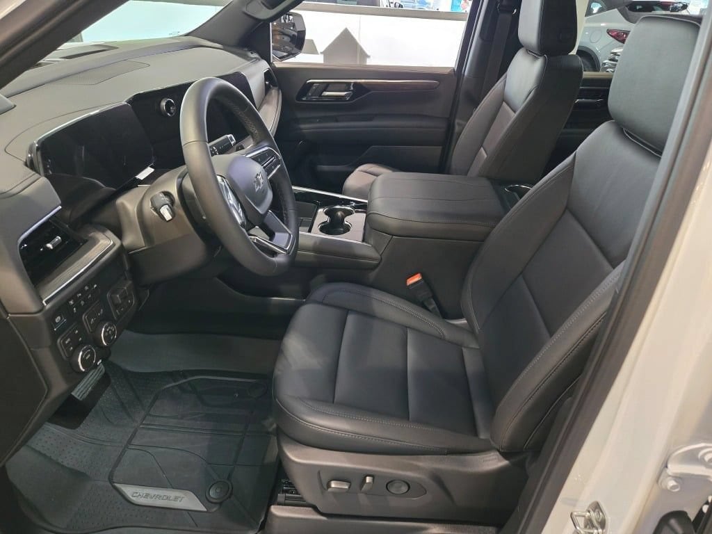 2026 Chevrolet Suburban Z71 - Photo 22