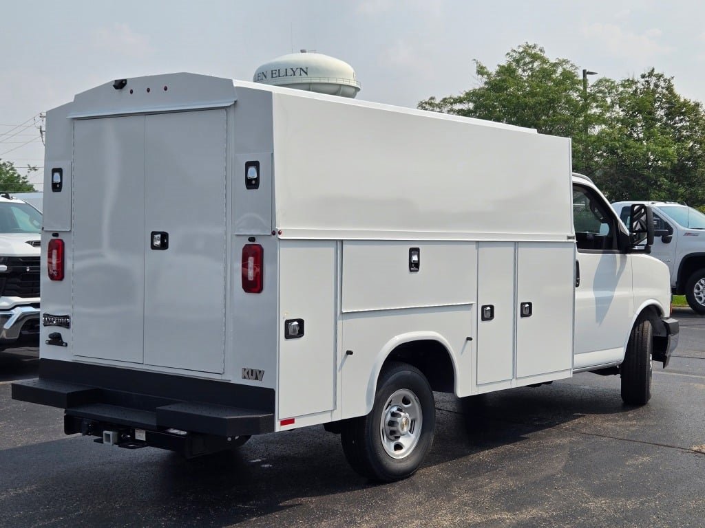 2025 CHEVROLET EXPRESS - Image 9