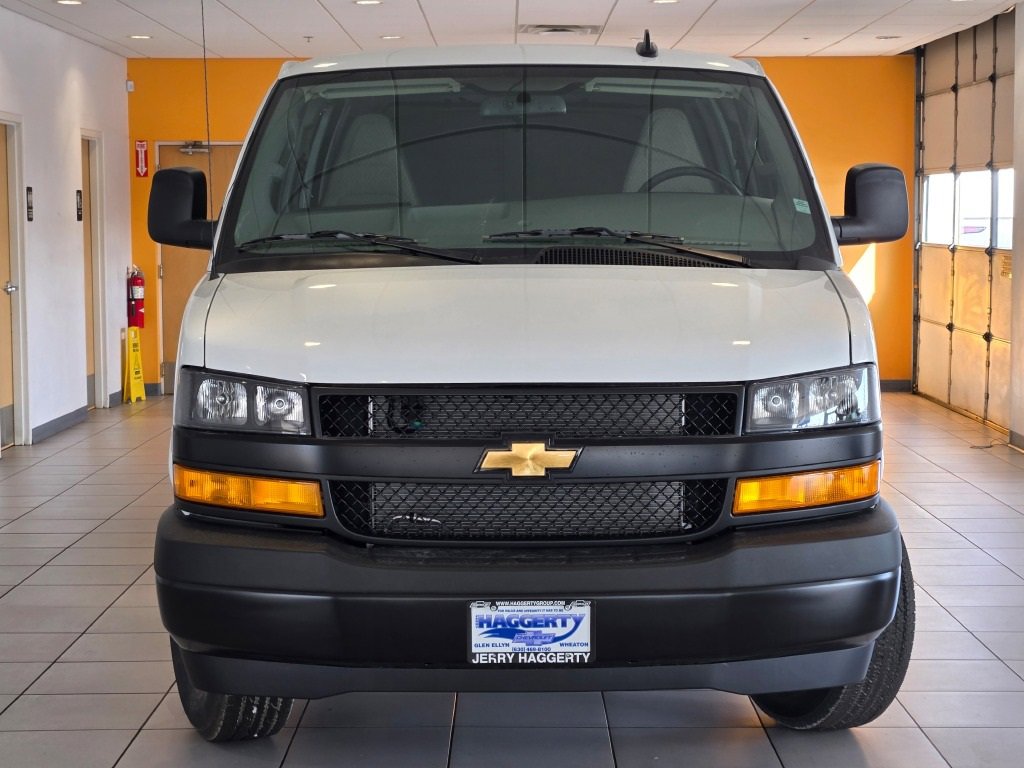 2025 CHEVROLET EXPRESS - Image 2