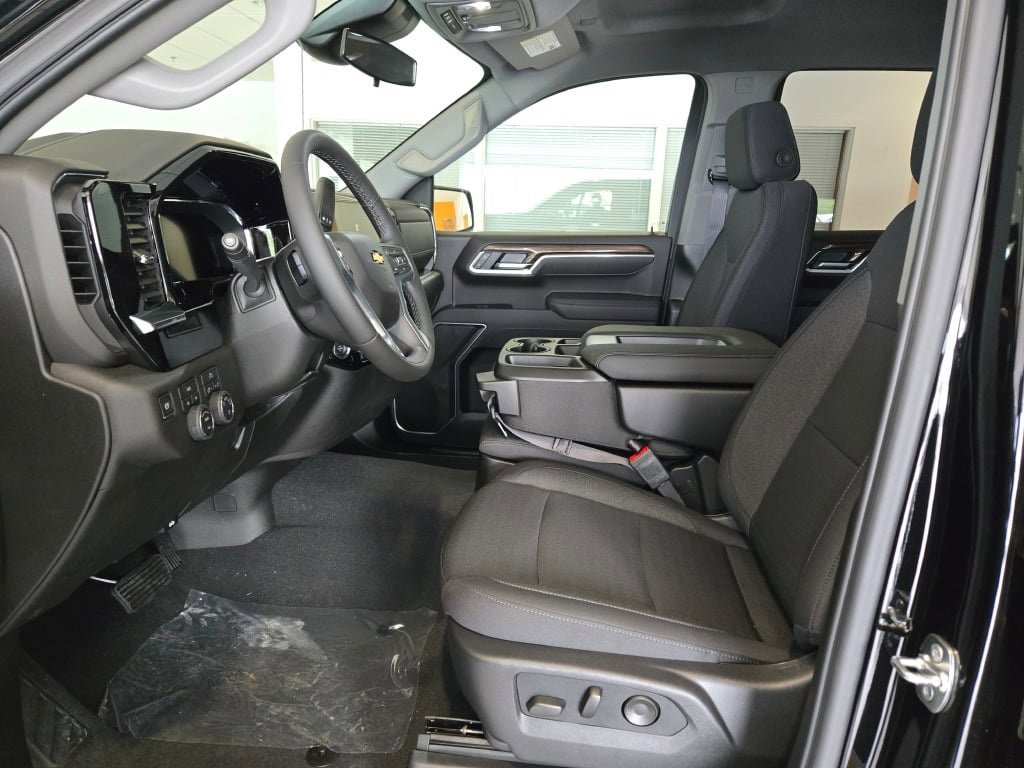 2026 CHEVROLET SILVERADO - Image 18