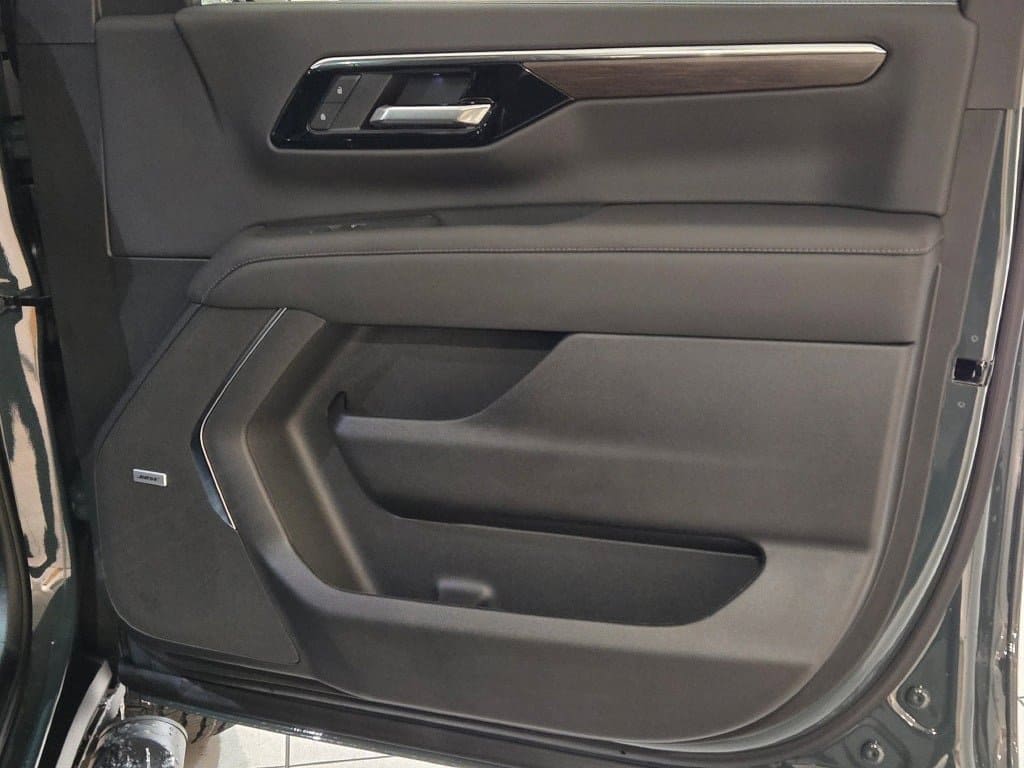 New 2026 Chevrolet Suburban Z71 SUV