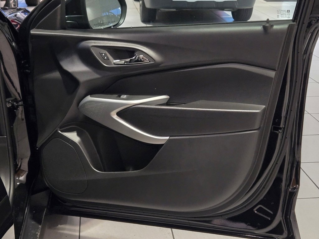 2026 Chevrolet Trax LS photo 3