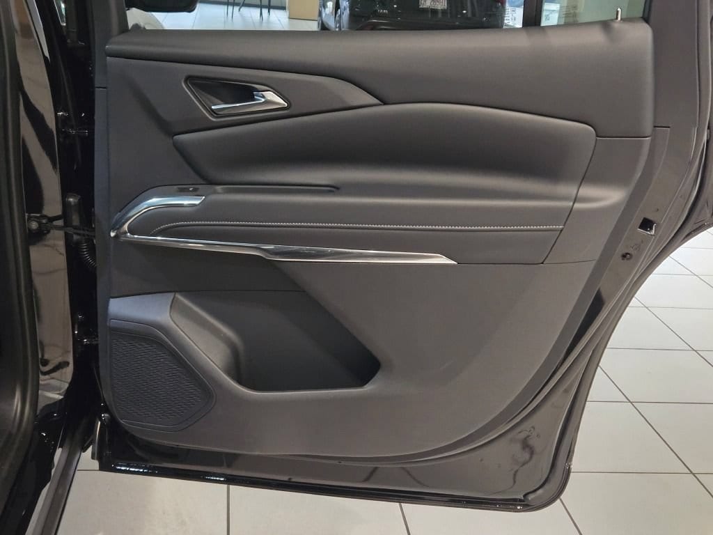 2026 Chevrolet Traverse LT - Photo 8