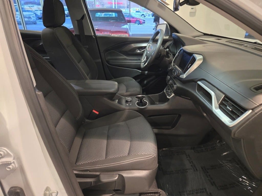 2023 GMC TERRAIN - Image 5