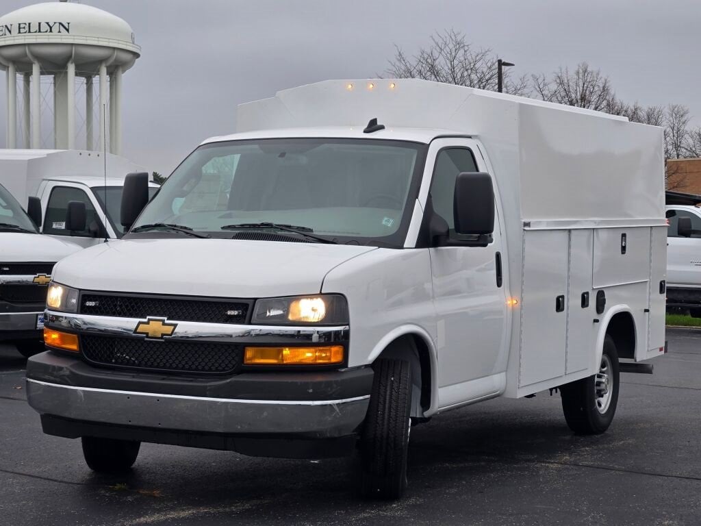 2025 CHEVROLET EXPRESS - Image 3