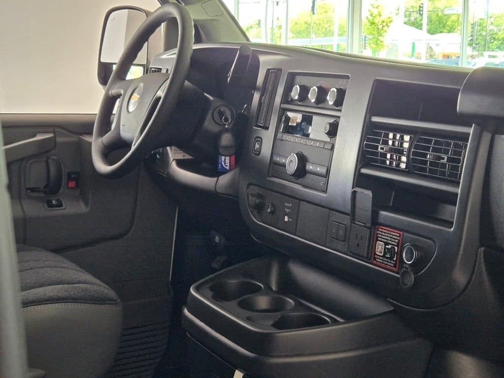 2026 Chevrolet Express Cargo Work Van - Photo 6
