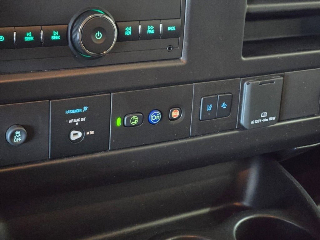 2024 CHEVROLET EXPRESS - Image 19