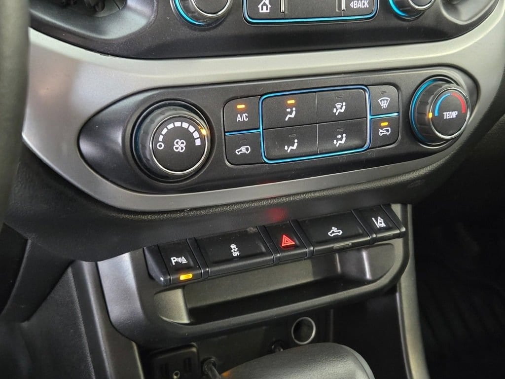2021 Chevrolet Colorado LT - Photo 26