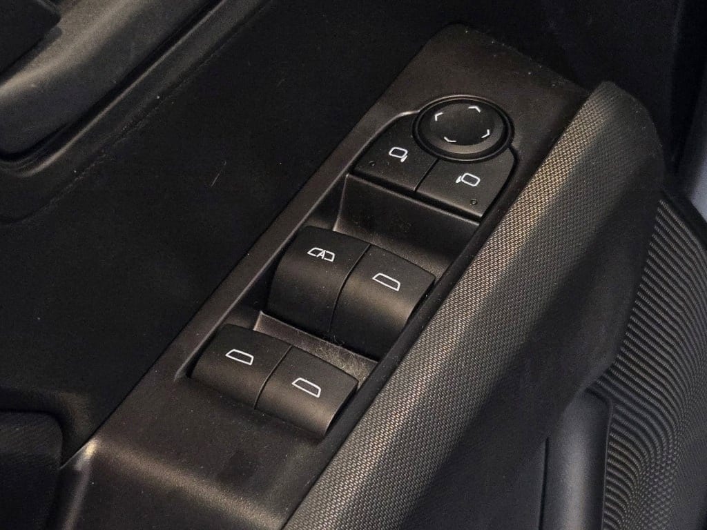 2025 CHEVROLET COLORADO - Image 17