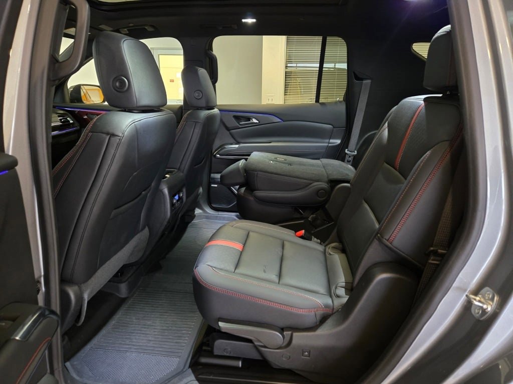 2024 CHEVROLET TRAVERSE - Image 17