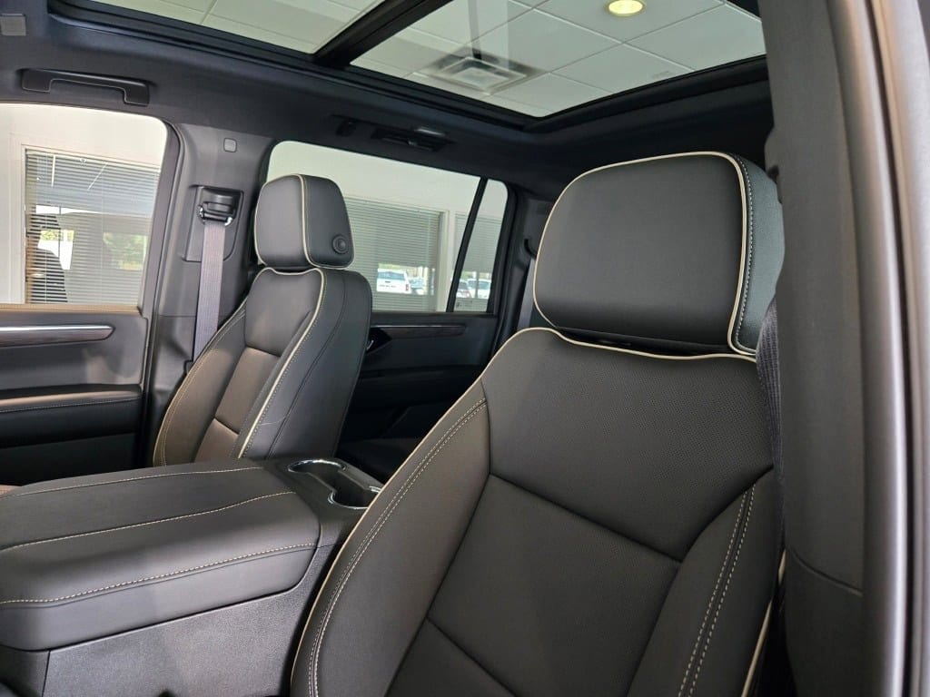 2025 CHEVROLET SUBURBAN - Image 26
