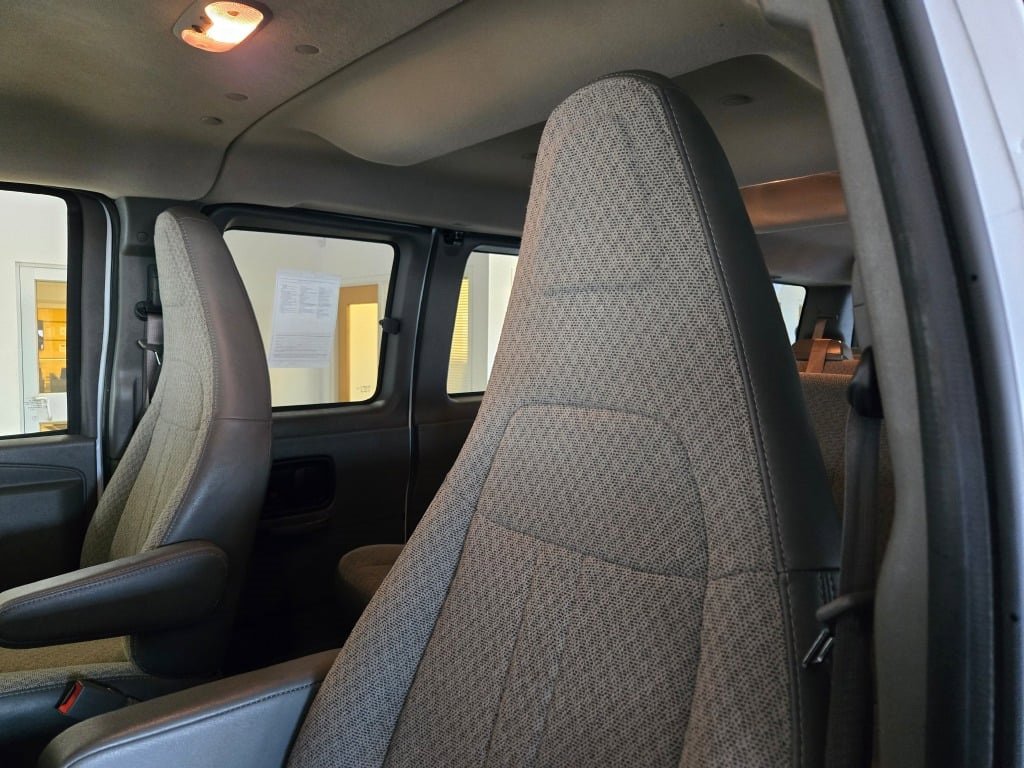 2024 CHEVROLET EXPRESS - Image 16