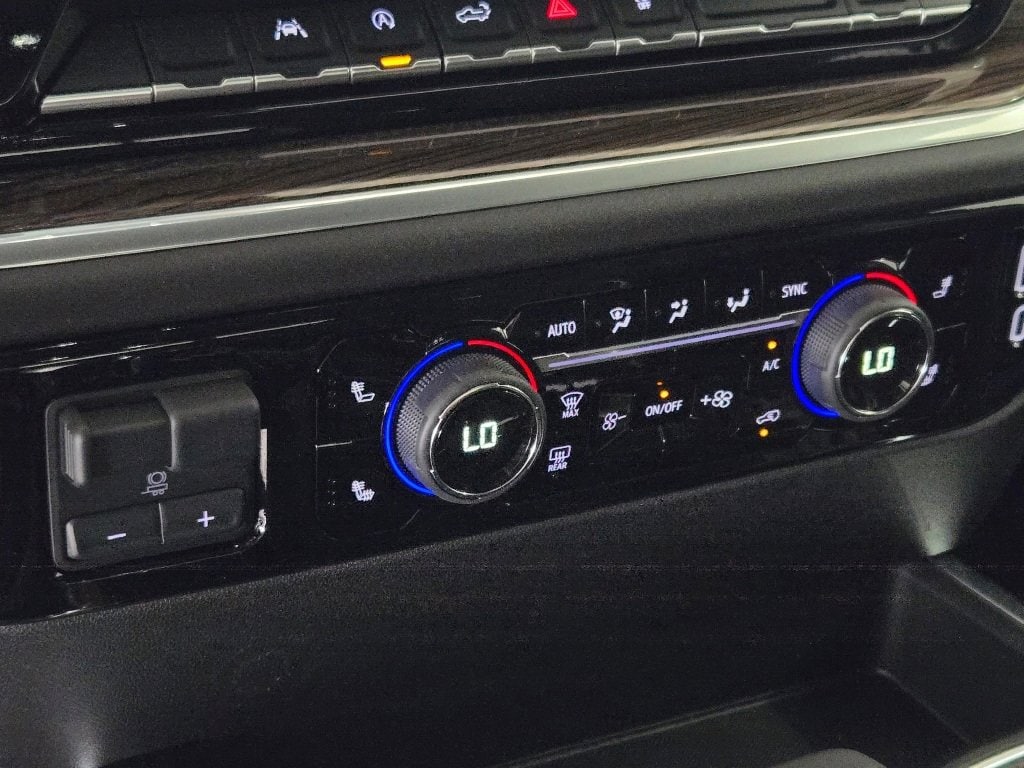 2025 CHEVROLET SILVERADO - Image 26