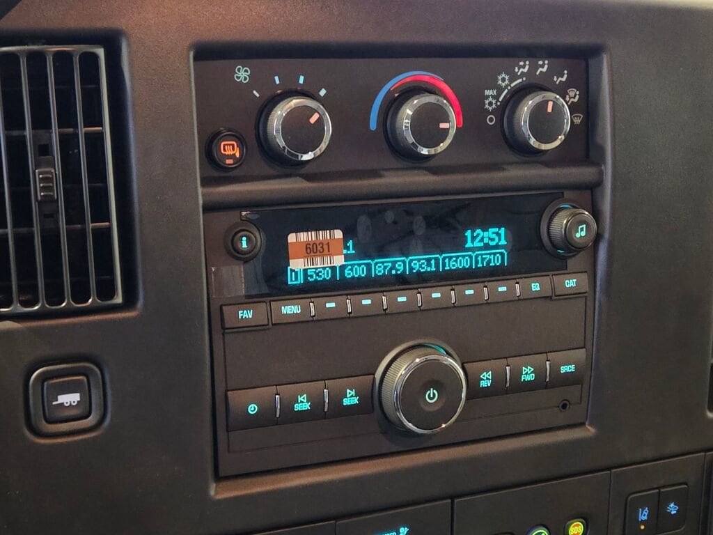2025 Chevrolet Express Cargo Work Van - Photo 16