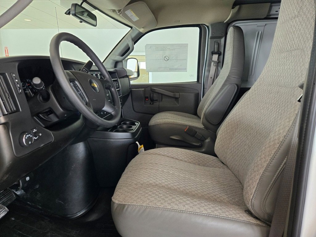 2025 CHEVROLET EXPRESS - Image 14