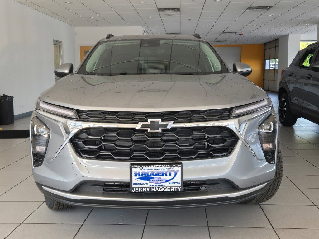 2026 Chevrolet Trax LT - Photo 2