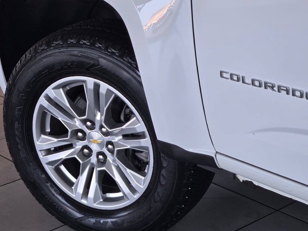 2021 Chevrolet Colorado LT - Photo 18